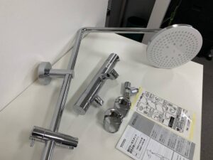Sen tắm cây toto tbw01403j