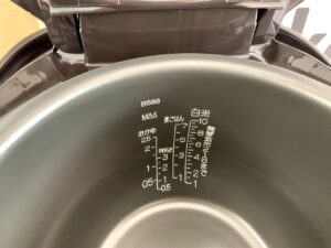 Nồi cơm điện Zojirushi NP-ZH18-TD