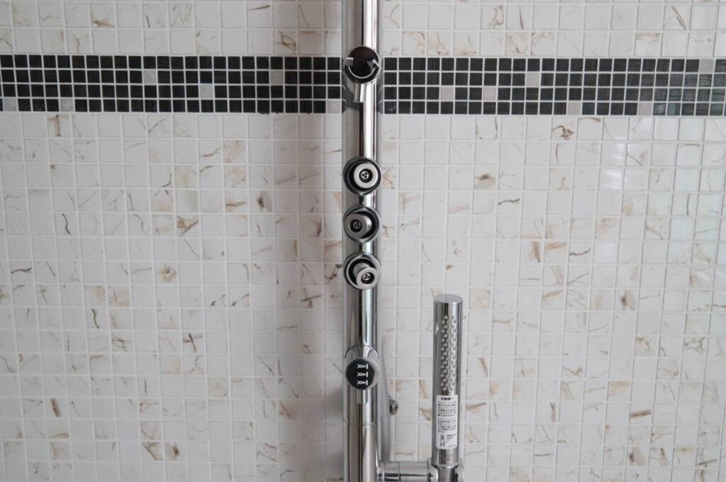Sen cây Toto TMC95ECR cao cấp có matxa
