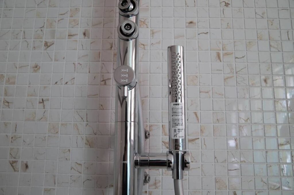 Sen cây Toto TMC95ECR cao cấp có matxa