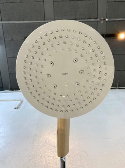 sen tắm cây Toto TBW04401J