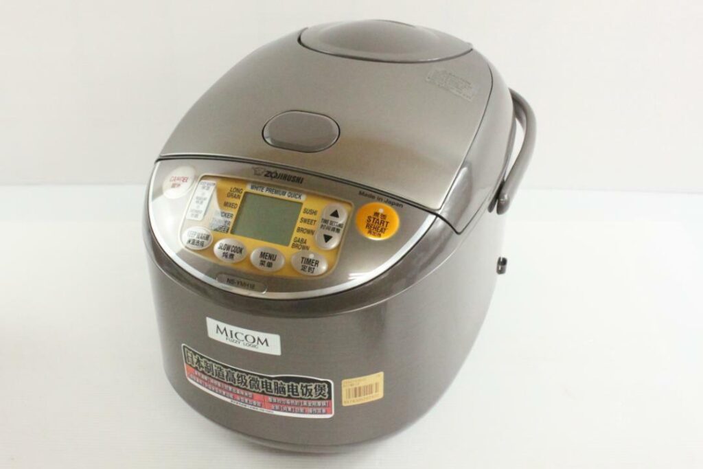 Nồi cơm điện Zojirushi NS-YMH18 điện 220-230V
