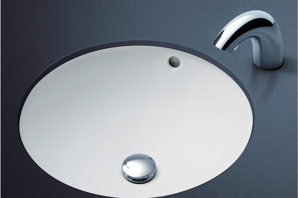 Chậu rửa mặt âm bàn TOTO L530