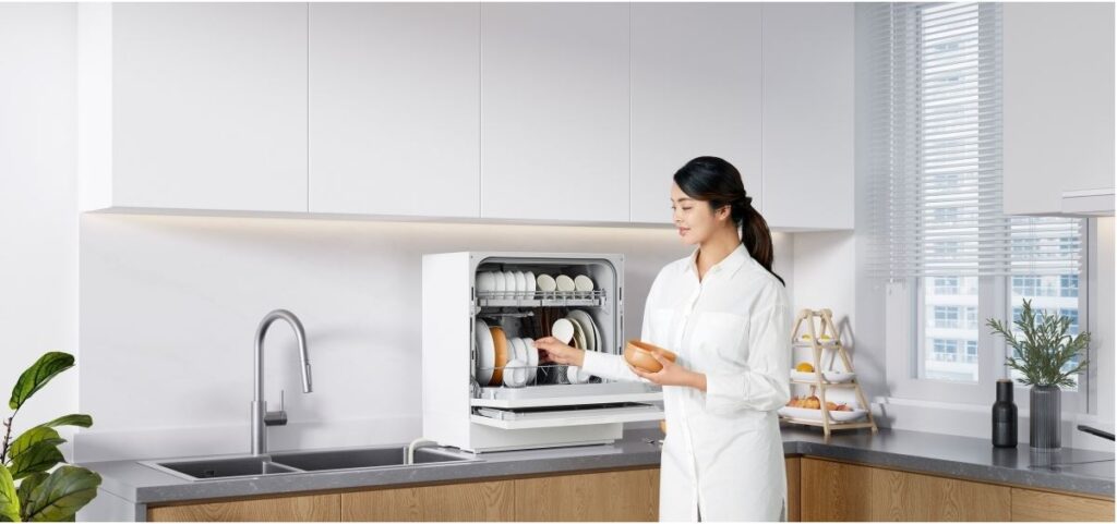 Máy rửa bát Panasonic NP-TH1WEVN