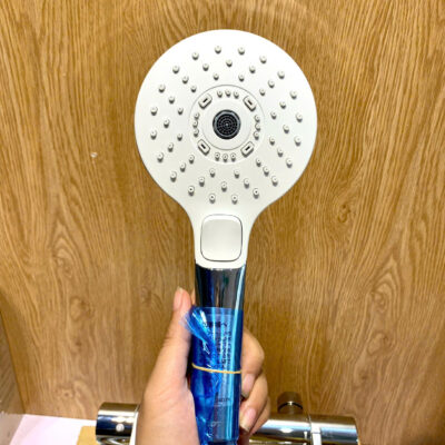 Sen tắm toto tbv03417j có khống chế nhiệt độ