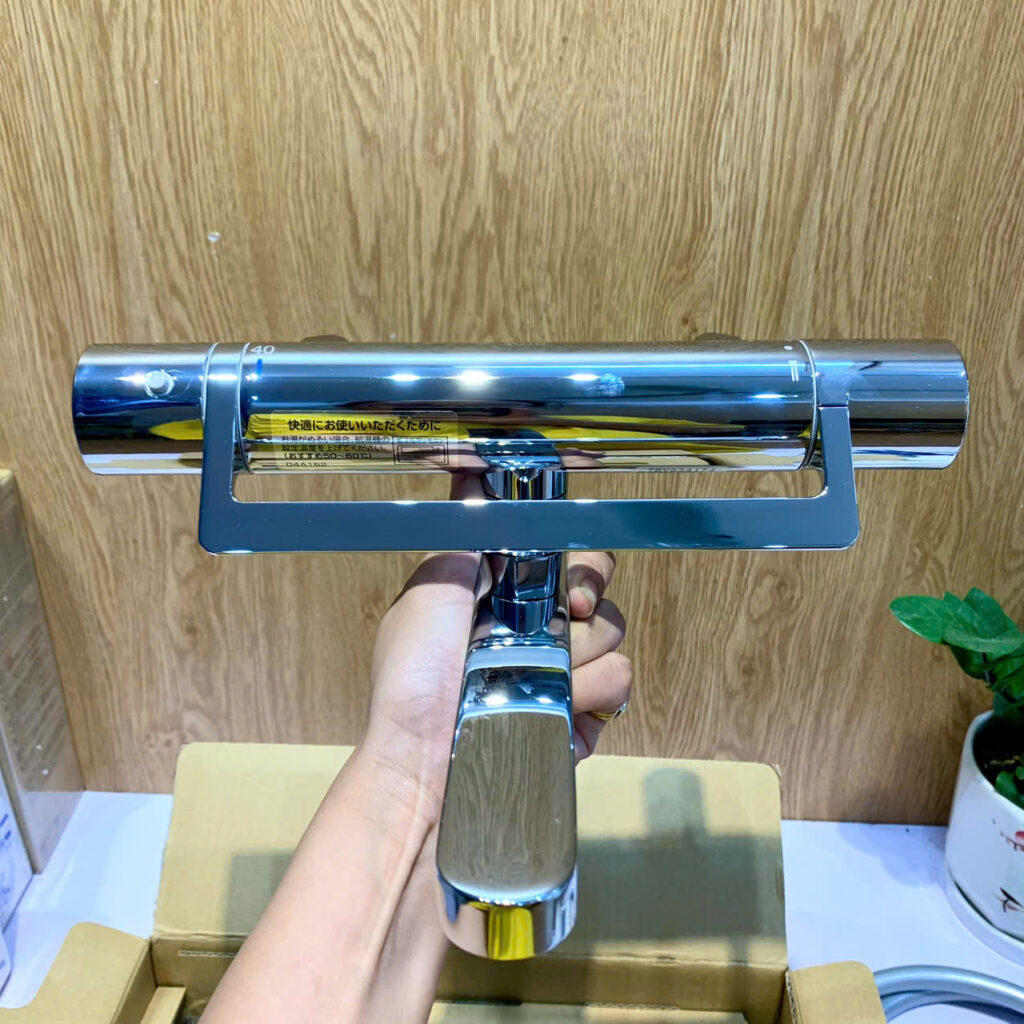 Sen tắm toto tbv03417j có khống chế nhiệt độ