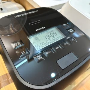 Nồi cơm điện Toshiba RC-10HGX dung tích 1 lít
